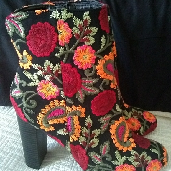 wild diva lounge boots